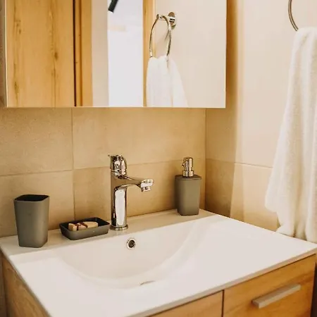 Hidden Gem ι * Loutráki